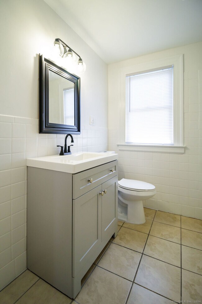 Building Photo - 1175 New Britain Ave