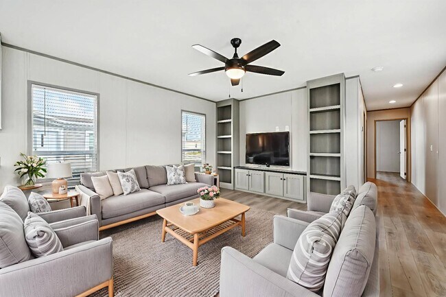 Building Photo - 1606 Fox Dr