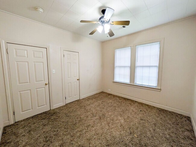 Building Photo - 2021 Wignall Ave