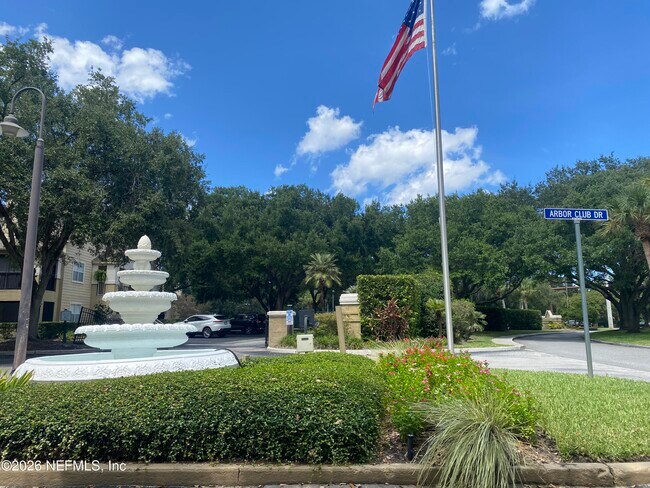 Building Photo - 11 Arbor Club Dr