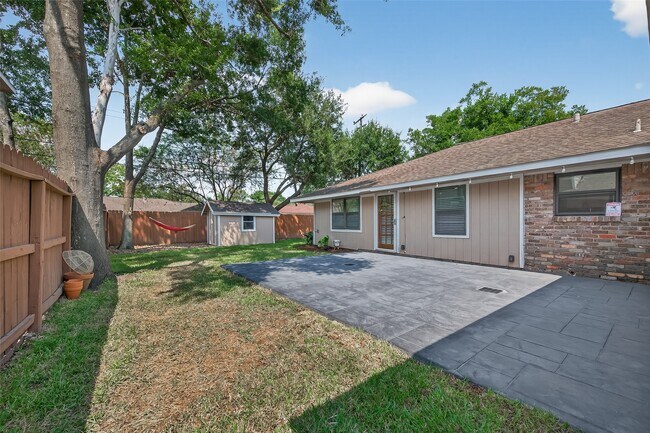 Building Photo - 4038 Cheena Dr