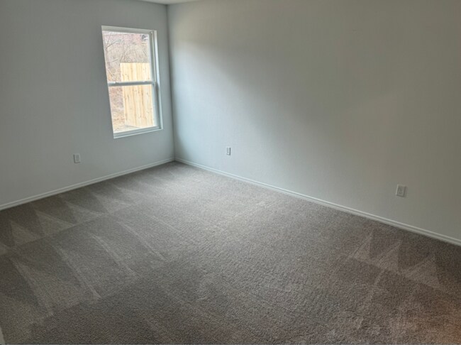Building Photo - 10700 Mason Dr
