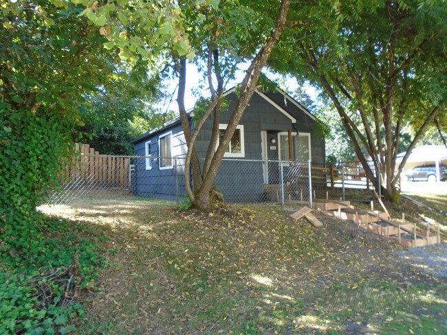 Primary Photo - 368 SE Hazel St