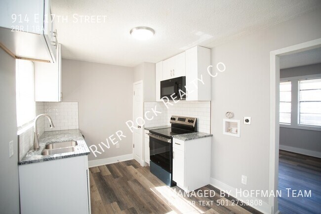 Building Photo - 914 E 17th St