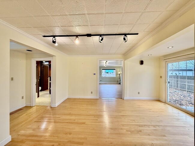 Building Photo - 23 Gardner Ave