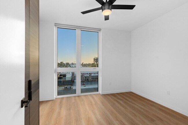 Building Photo - COMING SOON!!  Beautiful 1 bed 1 bath apar...