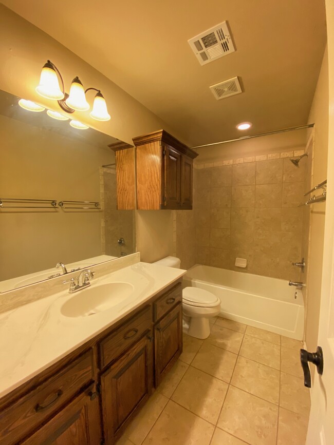 Building Photo - 812 Liberty Mesa Ct