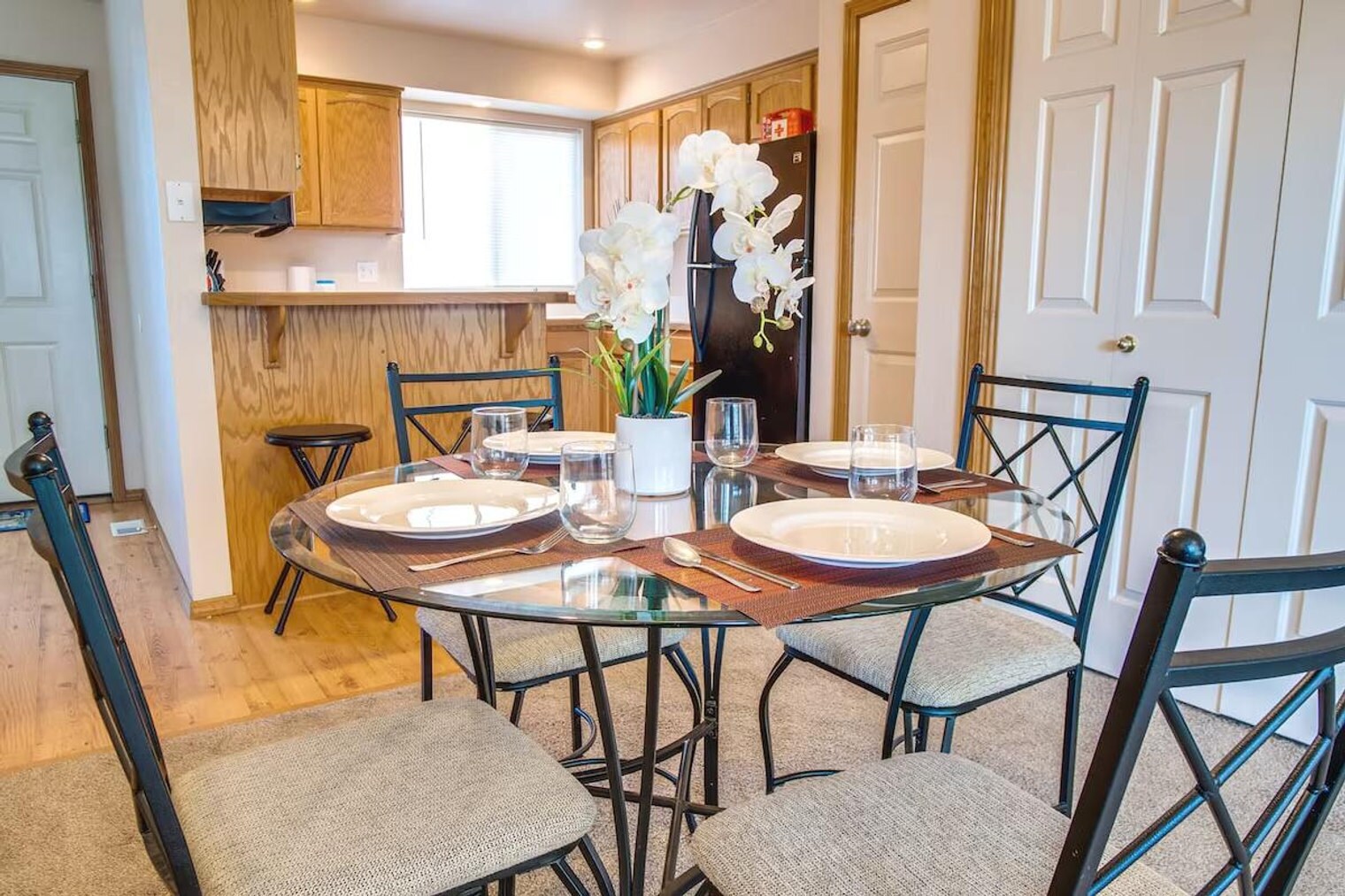 Building Photo - 23 E King St