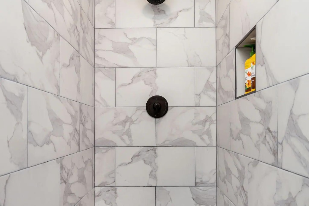 Building Photo - 306 W Lookout Dr