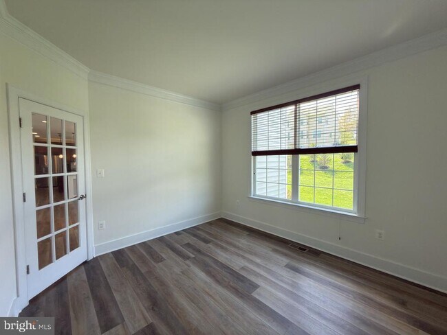 Building Photo - 8 Ramsdell Ct