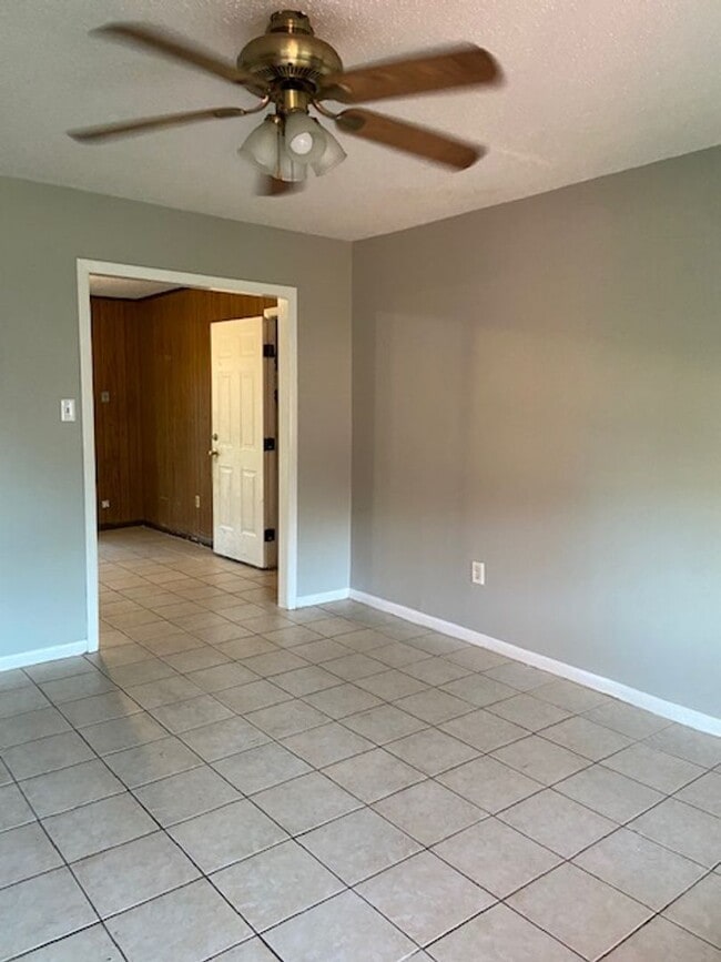 Building Photo - Gulfport 3 Bedroom