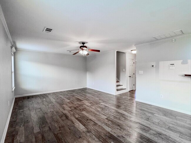 Building Photo - 36 Talladega Loop