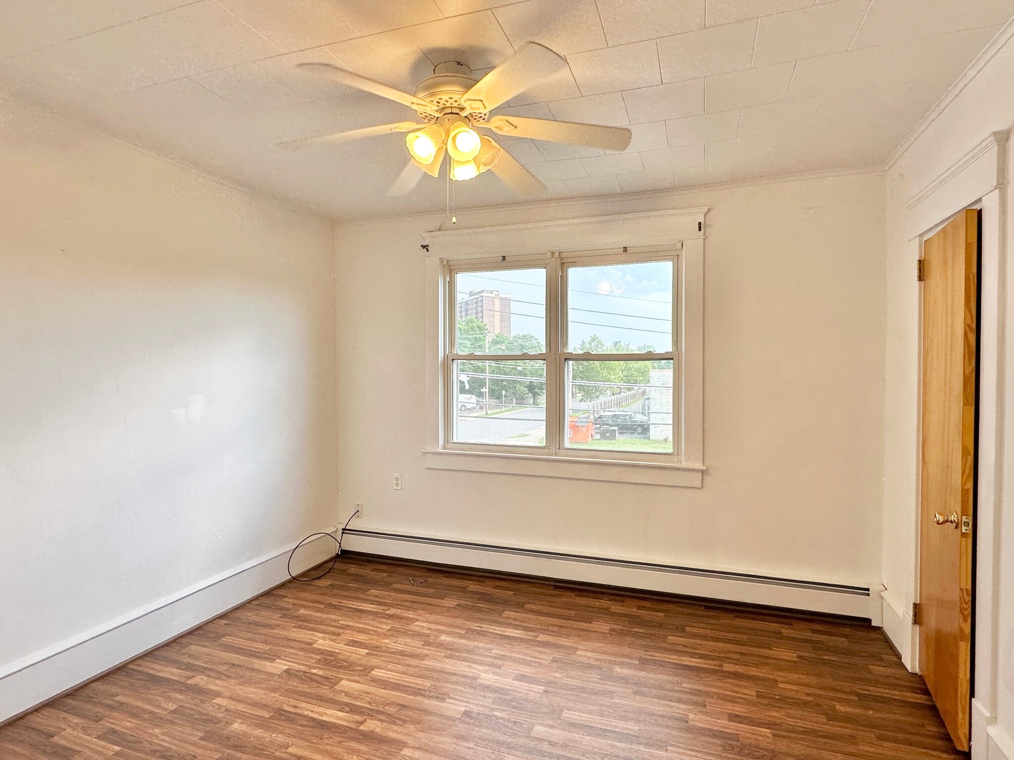 Building Photo - 116 Main St