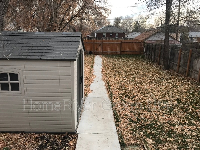 Building Photo - 920 Princeton Ave S