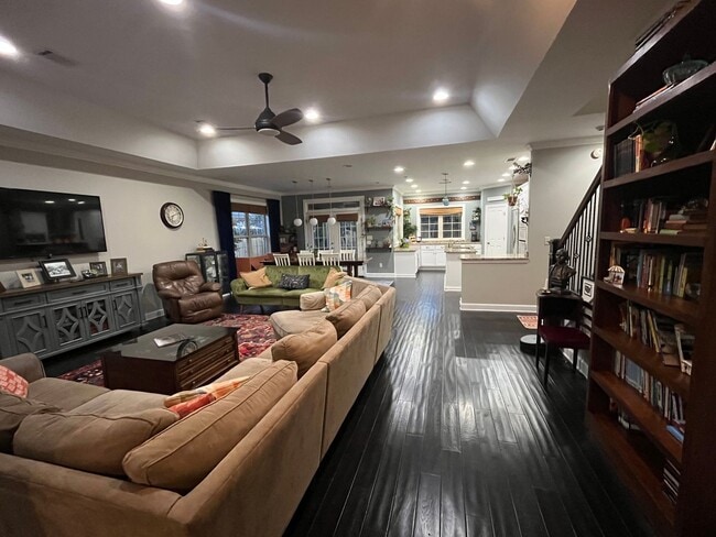 Building Photo - Beautiful 5 Bed 3 Bath Home! Fall 2026!