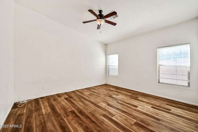 Building Photo - 7136 W Forest Grove Ave