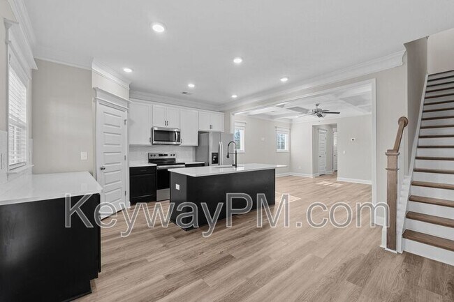 Building Photo - 2024 Denmark Ave SE