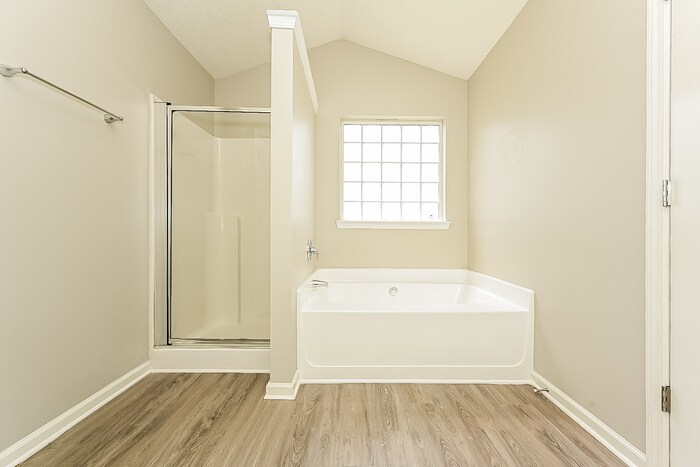 Building Photo - 1001 Adie Cove