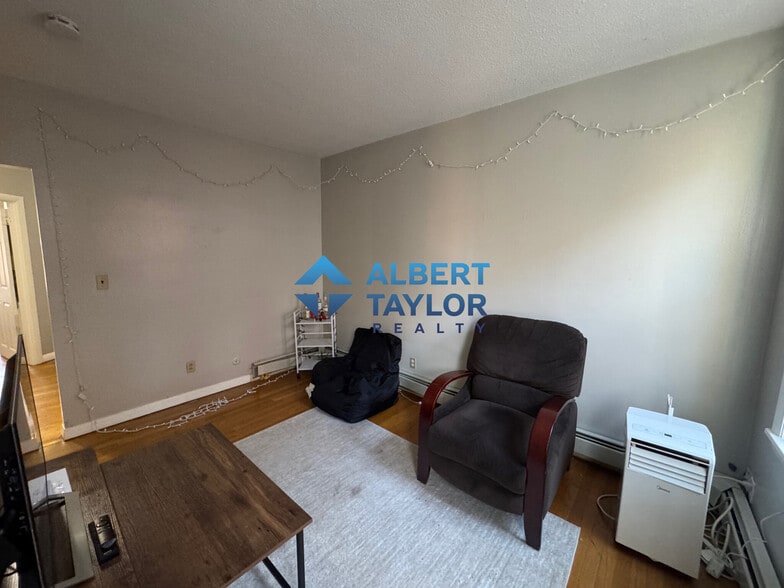 Building Photo - 36 Garden St