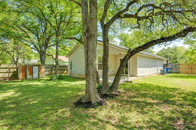 Building Photo - 12706 Heinemann Dr