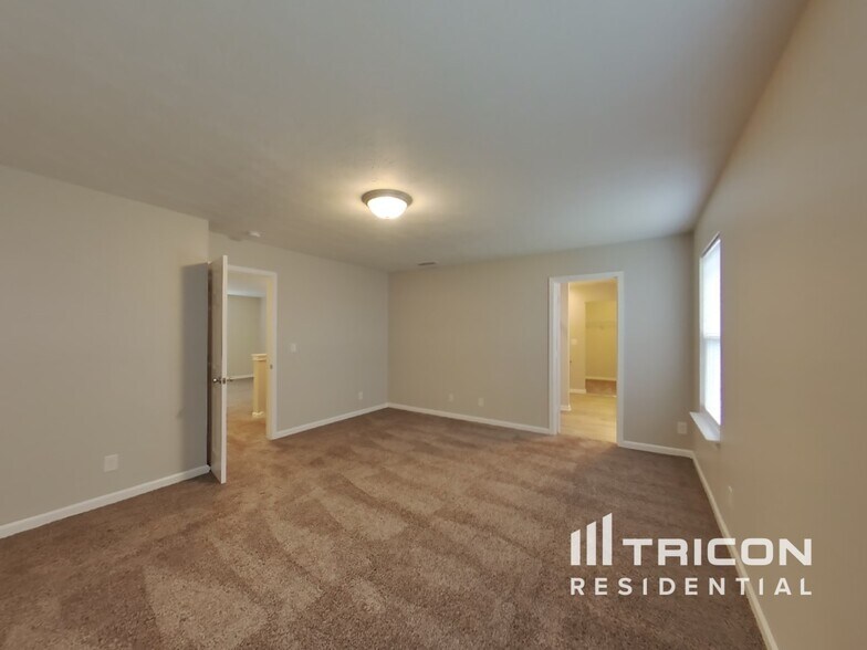 Building Photo - 718 Jefferson Park Dr
