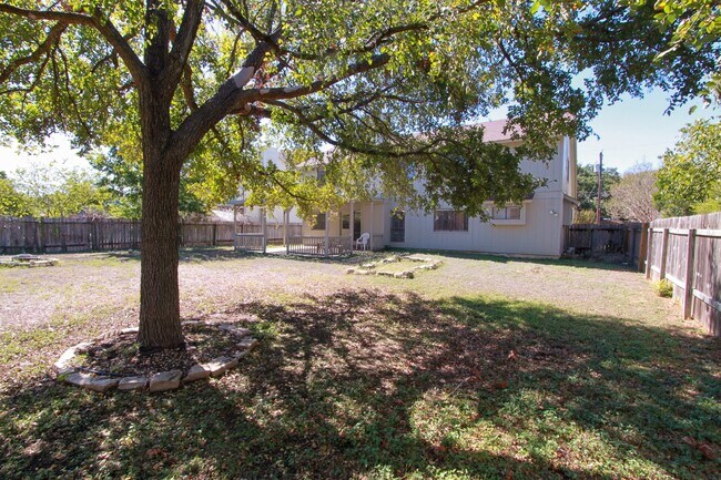 Building Photo - Updated 4 Bedroom • 2.5 Bath • West Round Rock • Downstairs Primary Suite • Two Living Areas • La...