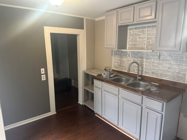 Building Photo - 1515 Palm Ave