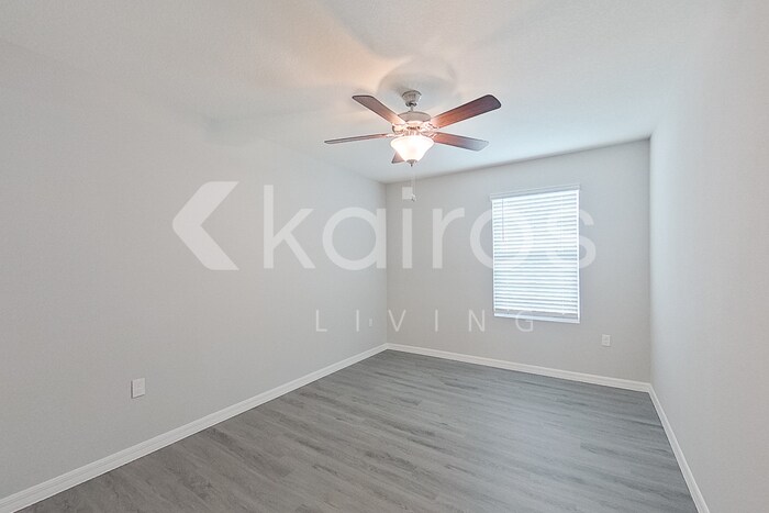 Building Photo - 8656 SW 43rd Ter