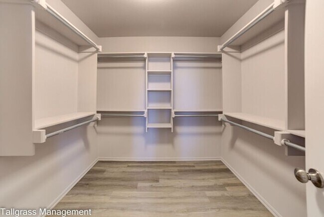 Building Photo - 4/2.5/2 New Construction in Broken Arrow!