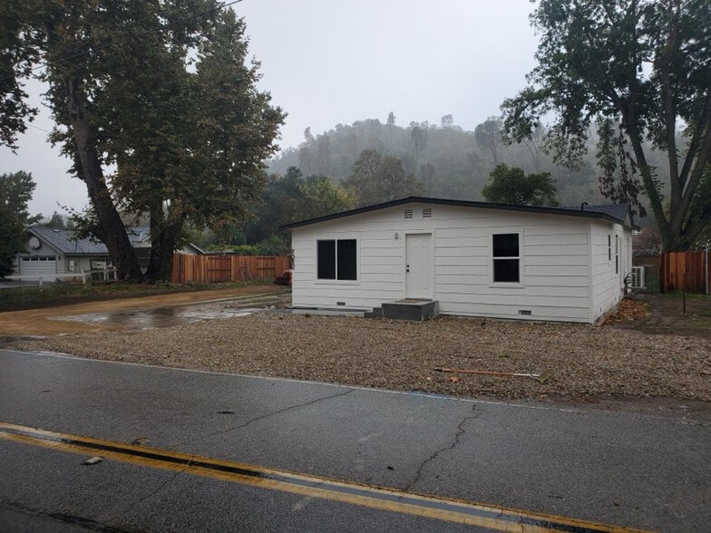 Building Photo - 7050 Sycamore Rd