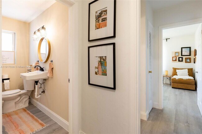 Building Photo - 22 SE 13th St