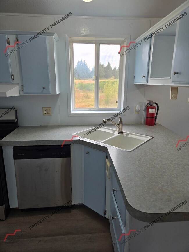 Building Photo - STATUS: *PENDING APPLICATION* | R332 | $2095 + $100 FLAT RATE W/S