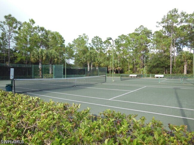 Building Photo - 2004 Tarpon Bay Dr N