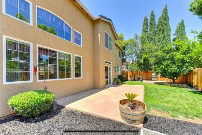 Building Photo - 2348 Marina Glen Way