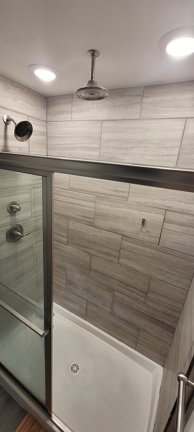 Building Photo - 45 Buena Vis Dr