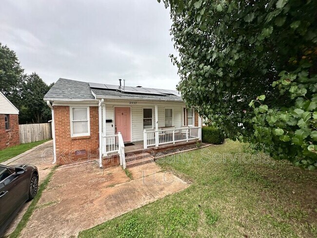 Primary Photo - 2537 NW 35th St