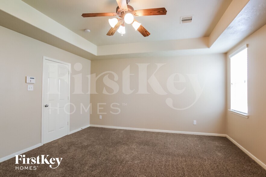 Building Photo - 4722 Shale Dr