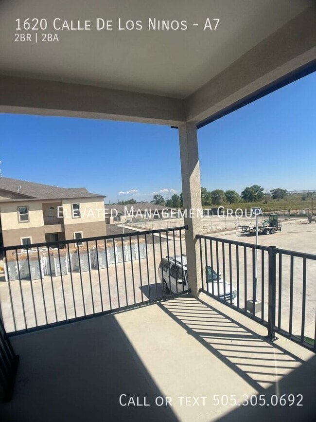 Building Photo - 1620 Calle de los Ninos Ave