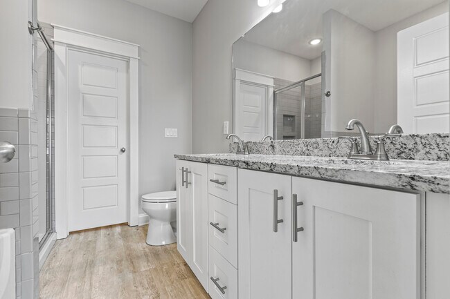 Building Photo - 1428 Gatewood Pl