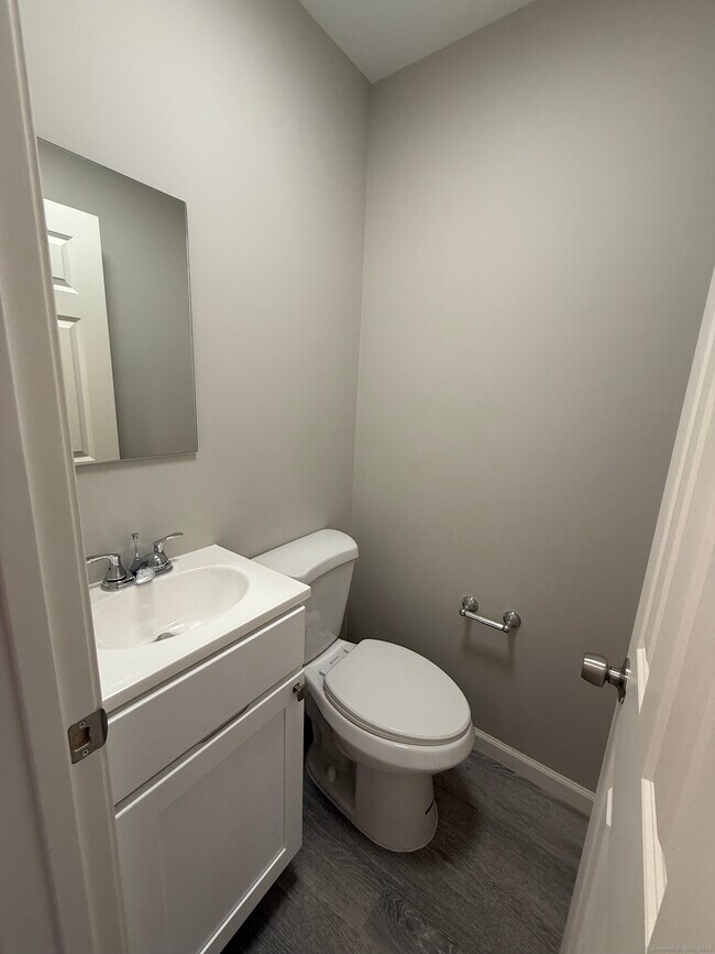 Building Photo - 145 Lantern Park Dr