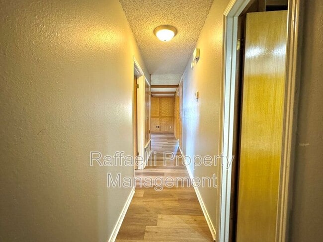 Building Photo - 315 Brookwood Dr