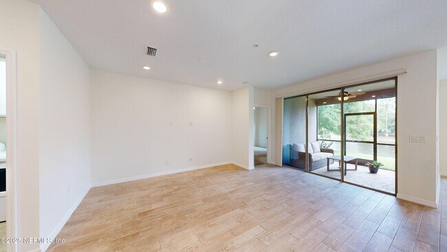 Building Photo - 585 Orchard Pass Ave