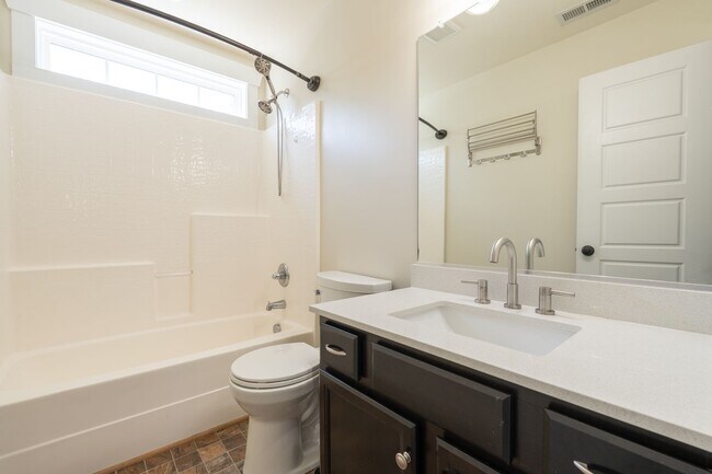 Building Photo - MOVE IN READY 3 Bedroom in the Heart of Western Branch!