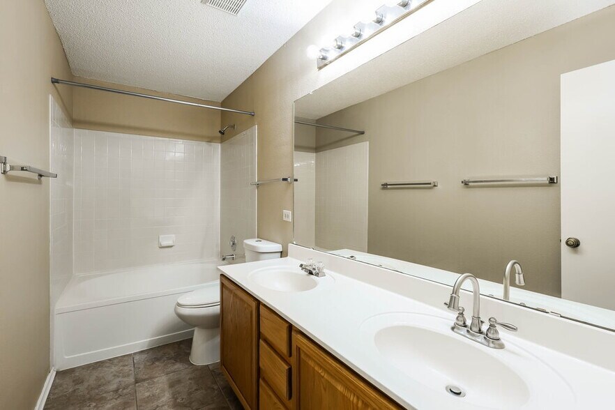 Building Photo - 10736 Juniper Pass