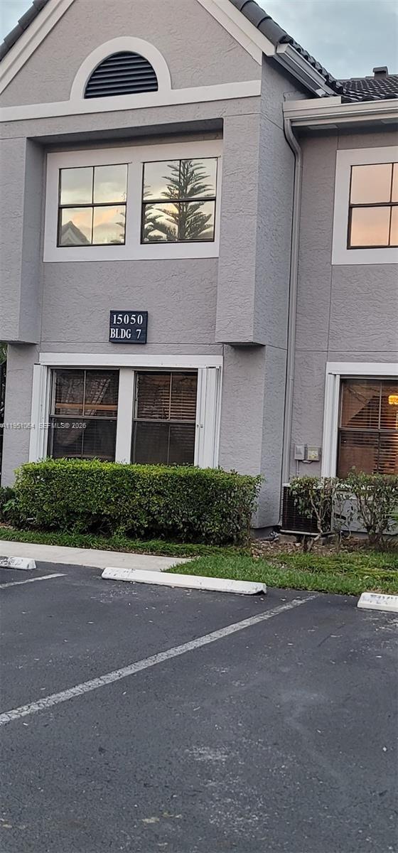 Building Photo - 10361 SW 150th Ct