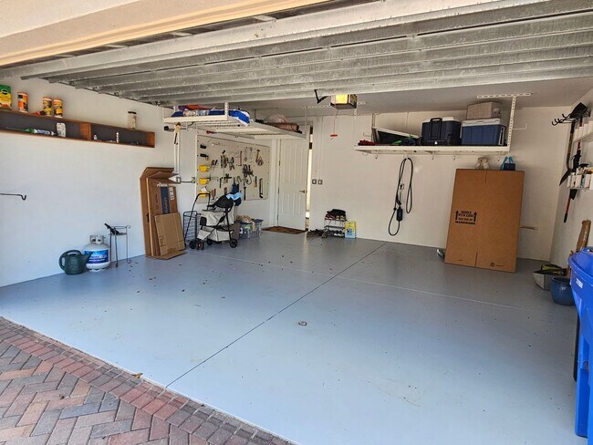 Building Photo - Annual Furnished or Unfurnished 3 Bedroom 2 Bathroom Second Floor Condo in Venetian Golf & River ...
