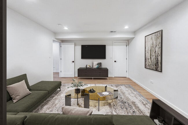 Building Photo - 2002 W Coulter St