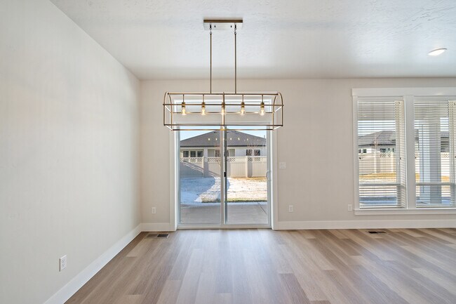 Building Photo - 4497 N Girasolo Ave