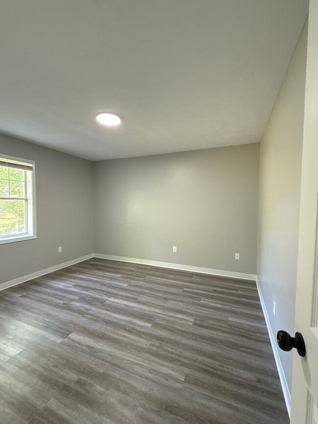 Building Photo - 1258 Fairground Rd