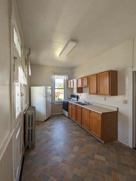 Building Photo - 315 N Richard St